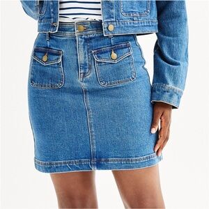 Draper James medium wash 2 pocket denim skirt size 8